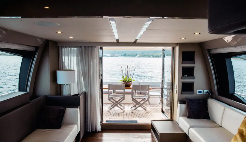 Sea Sons Ferretti 700 crewed yacht – cabins and interior