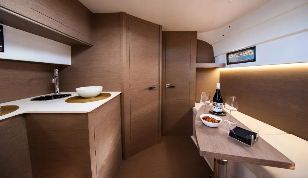 Sea Toy Magazzù MX-14 luxury RIB – cabin and interior