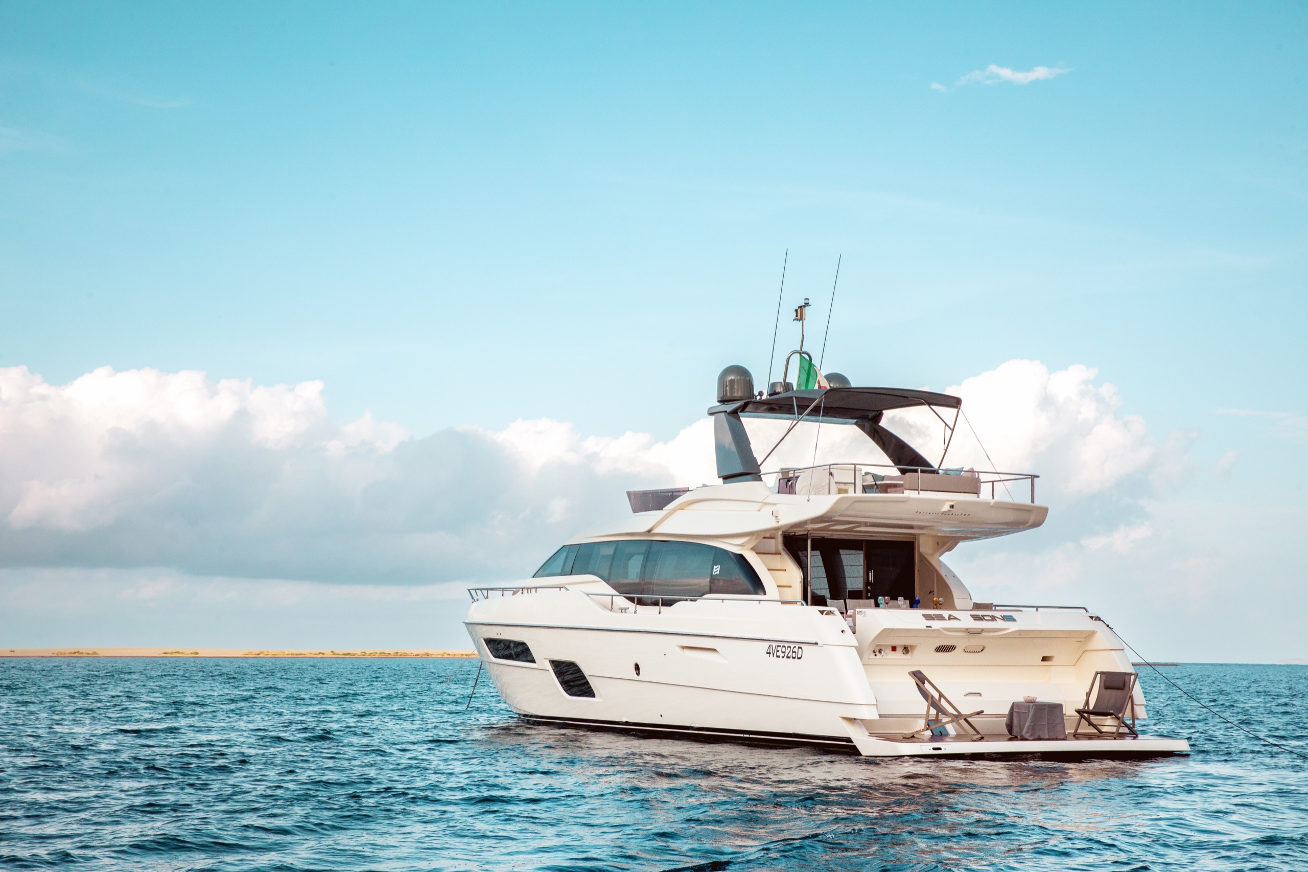 Sea Sons Ferretti 700 at the Faraglioni of Capri